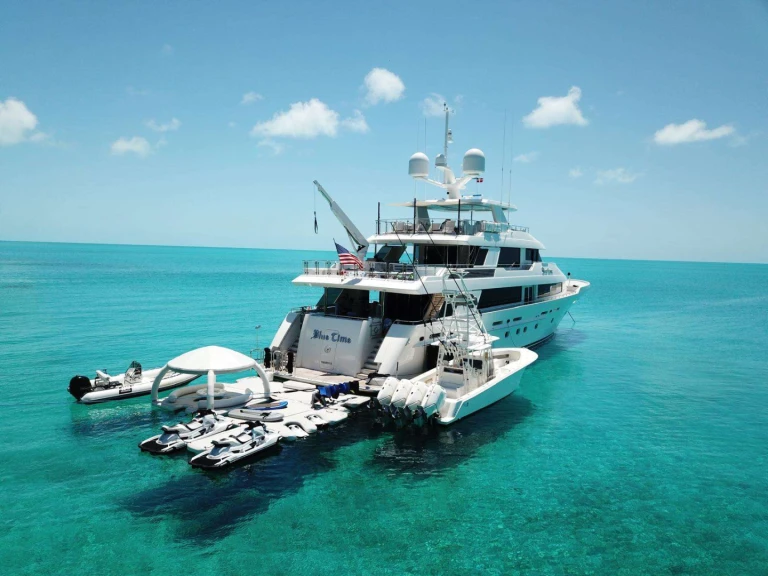Boat rental Westport BLUE TIME in Miami on Samboat