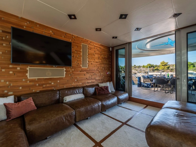 Bareboat Rental Luxury Yacht Oceanline with a boat licence