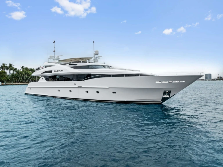 Luxury Yacht rental with or without captain Palmer Johnson Newport
