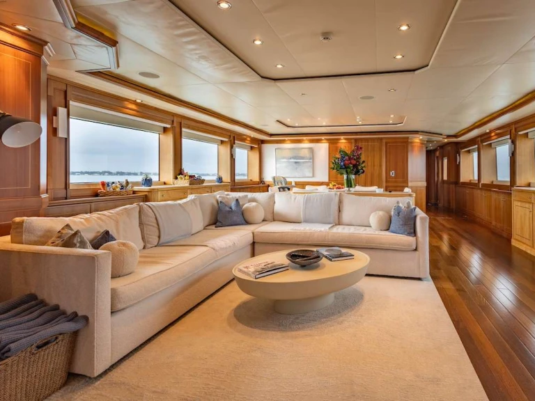 Luxury Yacht rental in Saint Thomas Island - Palmer Johnson BLACKSHEEP
