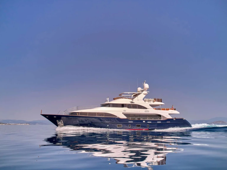 Luxury Yacht for rent Athens at the best price