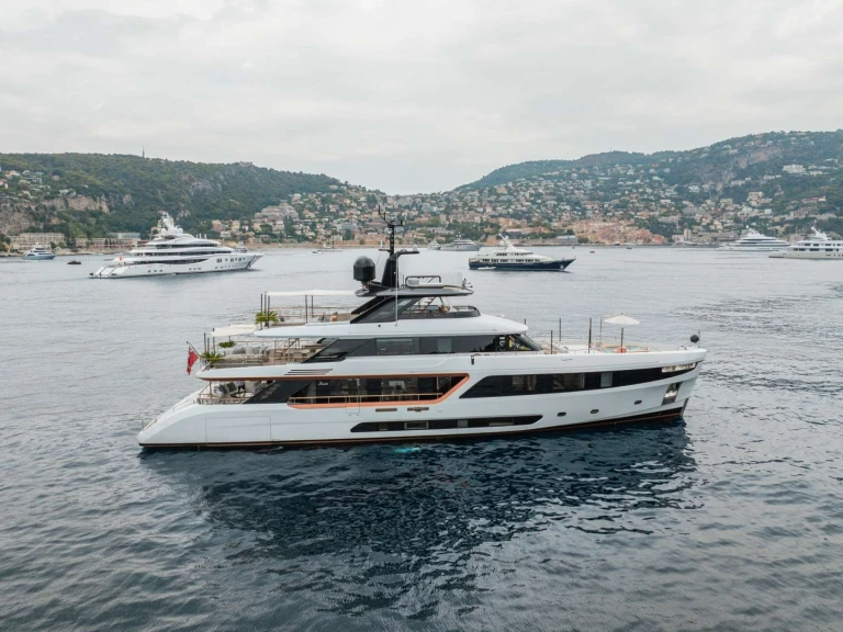 Luxury Yacht rental in Monaco - Benetti ALLURIA