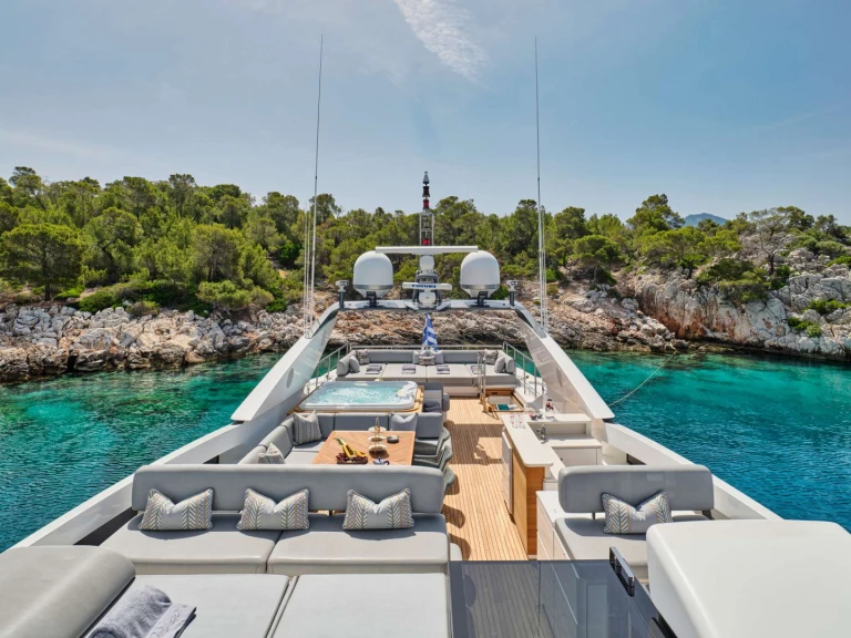 Bareboat Rental Luxury Yacht Couach with a boat licence