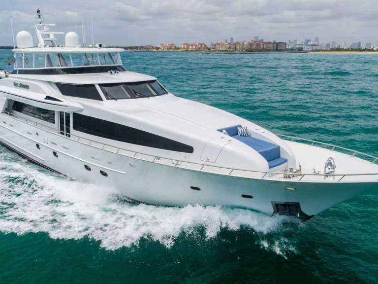 Bareboat Rental Luxury Yacht Crescent with a boat licence