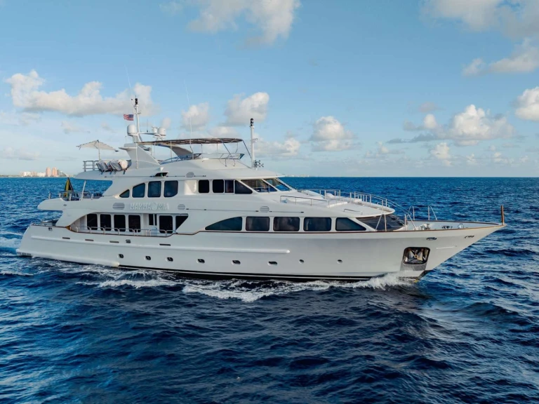 Rent a Benetti MAMMA MIA Sint Maarten