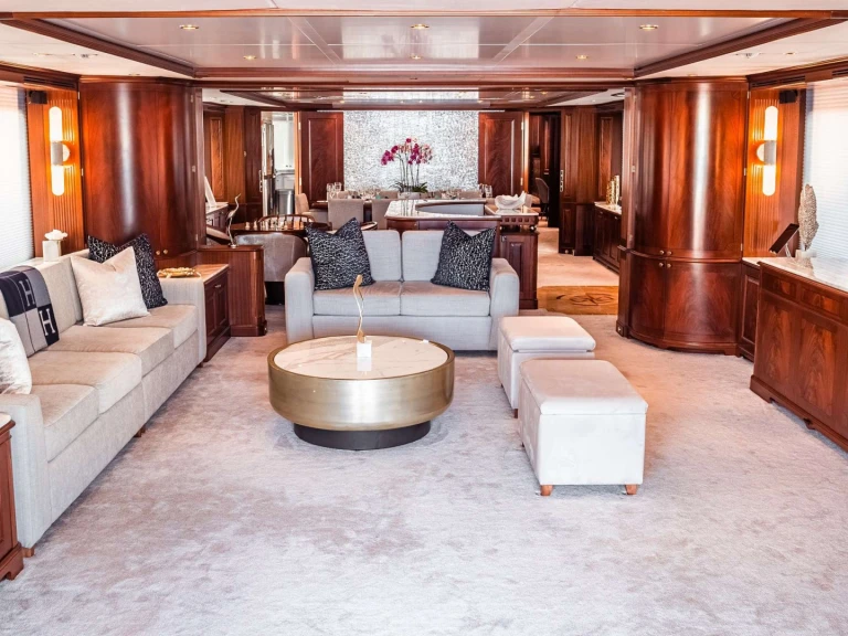 Luxury Yacht rental in Sint Maarten - Benetti MAMMA MIA