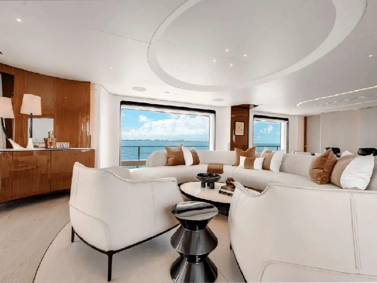 Azimut Tycoon in Miami on SamBoat