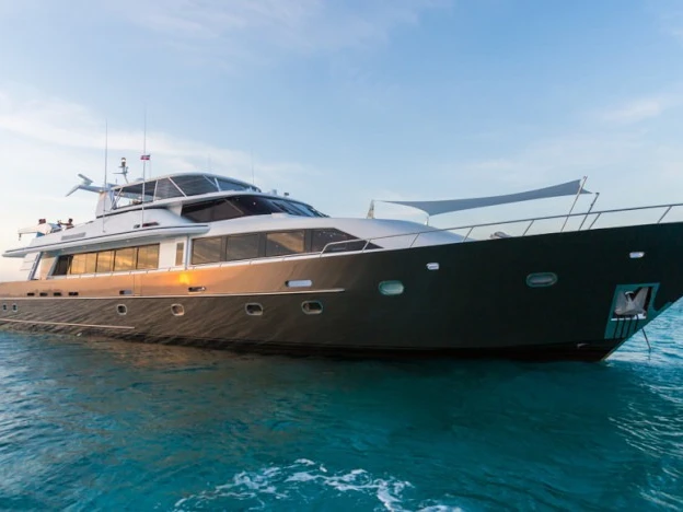 Bareboat Rental Luxury Yacht Crescent with a boat licence