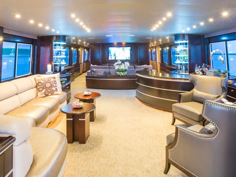 Crescent UNBRIDLED charter bareboat or captained in  Saint Thomas Island