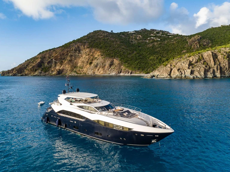 Luxury Yacht rental with or without captain Sunseeker Cannes
