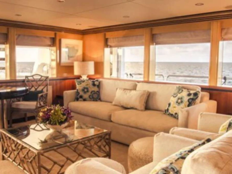 Yacht charter Bahamas cheap Spirit