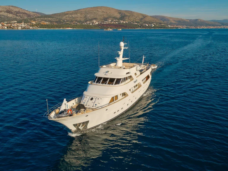 Luxury Yacht for rent Trogir at the best price