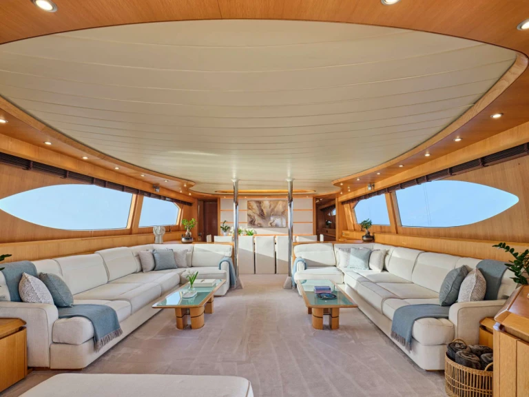 Luxury Yacht for rent Greece at the best price
