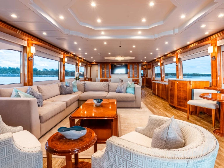Luxury Yacht rental in Nassau - Hargrave BRANDI-WINE