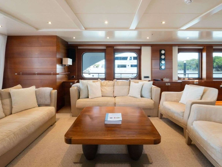Luxury Yacht for rent Cairns at the best price