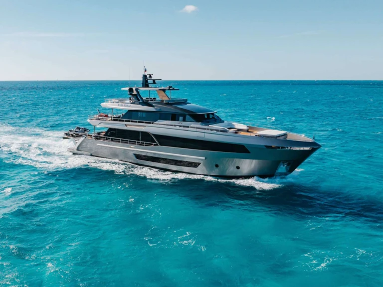 Luxury Yacht rental with or without captain Ocean alexander Bahamas