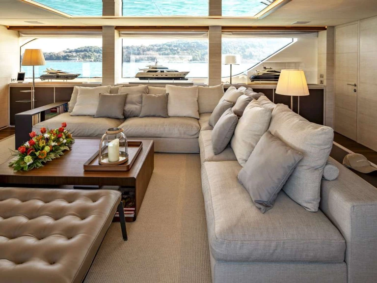 Luxury Yacht rental with or without captain San Lorenzo La Spezia