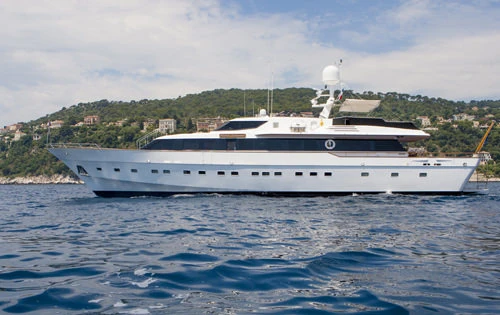 Bareboat Rental Luxury Yacht W.A Souter & Sons with a boat licence