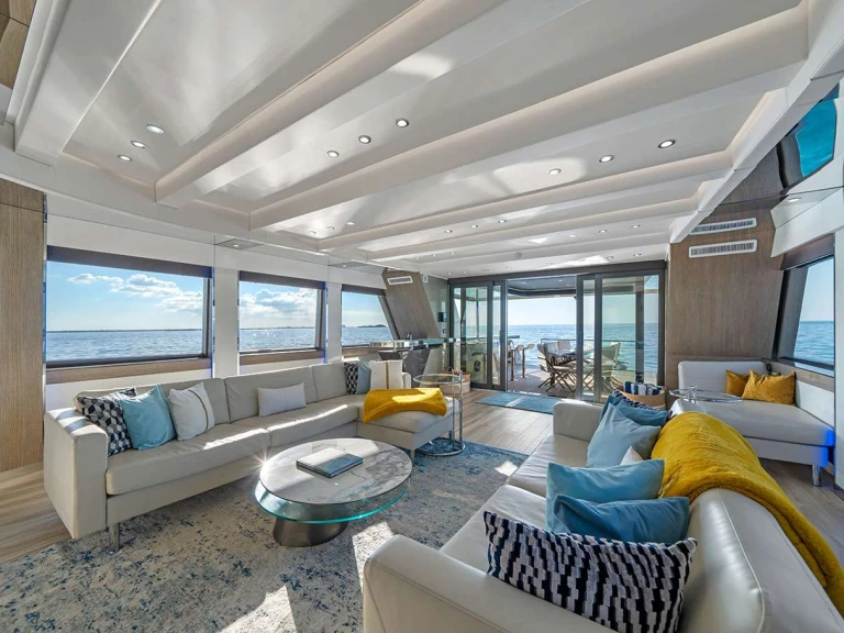 Bareboat Rental Luxury Yacht Crescent with a boat licence