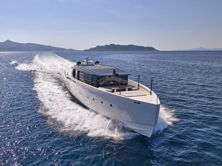 San Lorenzo BESTIA in Athens on SamBoat