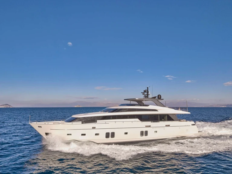 Luxury Yacht rental with or without captain San Lorenzo Athens