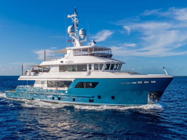 Luxury Yacht rental with or without captain Cantiere delle Marche Bahamas