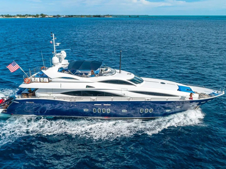 Bareboat Rental Luxury Yacht Sunseeker with a boat licence