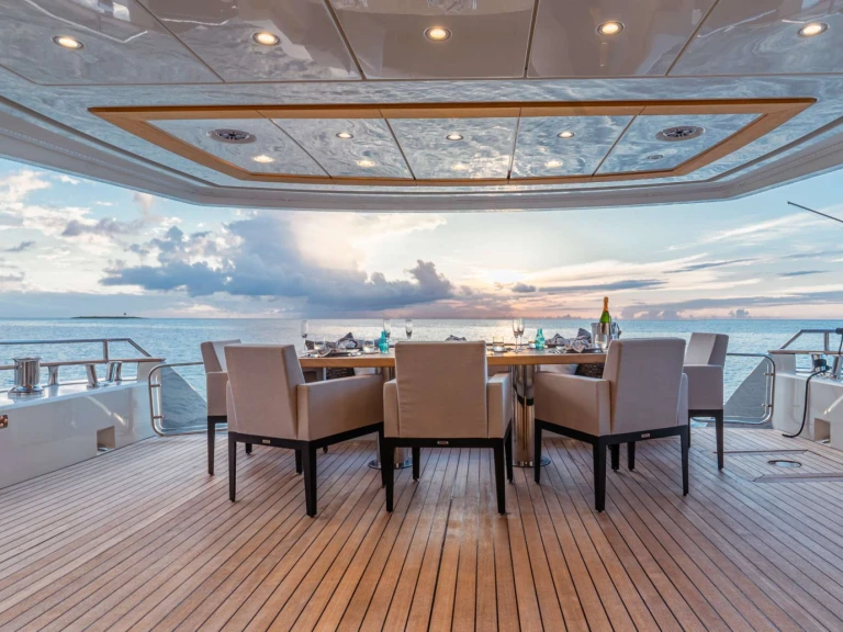 Rent a MonteCarloYachts CIELO NERO Bahamas