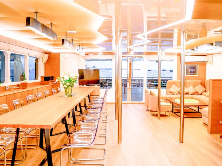 Luxury Yacht rental with or without captain  Malé
