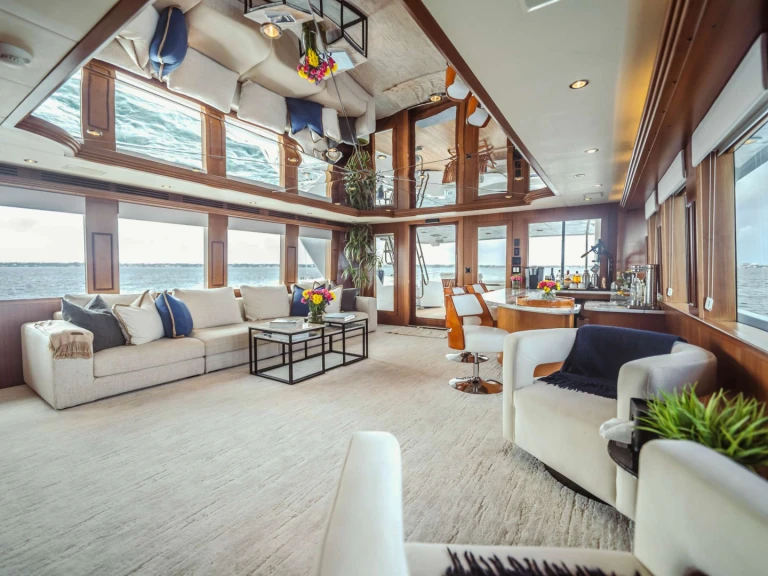 Luxury Yacht for rent Newport at the best price