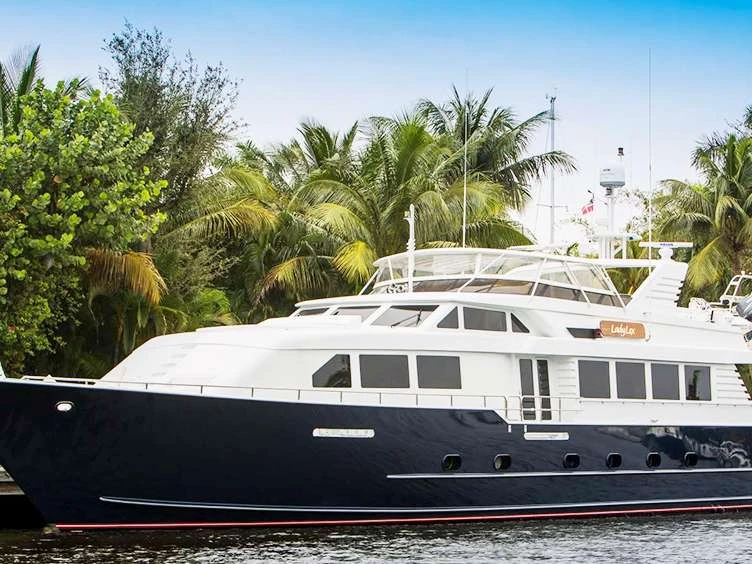 Luxury Yacht rental with or without captain Broward East Hampton