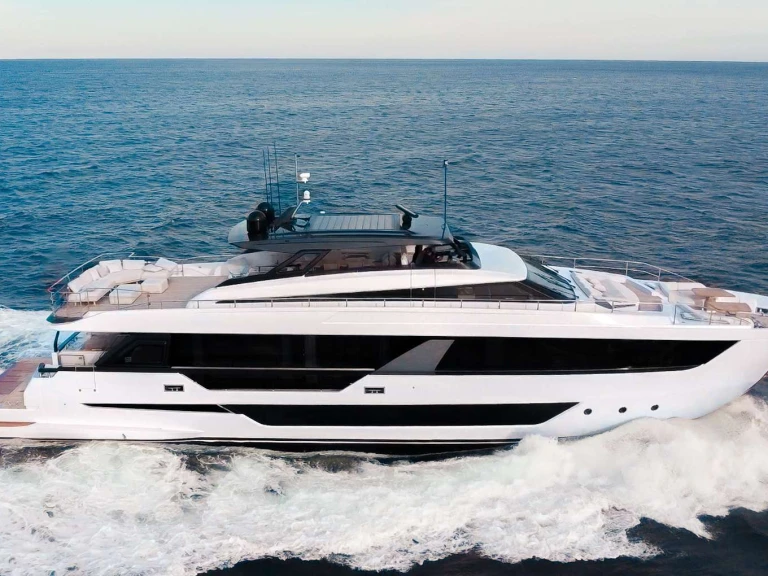 Luxury Yacht rental with or without captain Ferretti Nassau