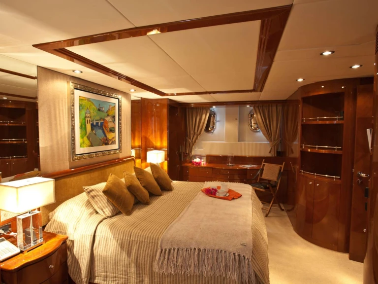 Azimut Super in La Paz on SamBoat