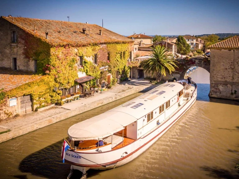 Luxury Yacht rental in Balearic Islands -  ROI SOLEIL