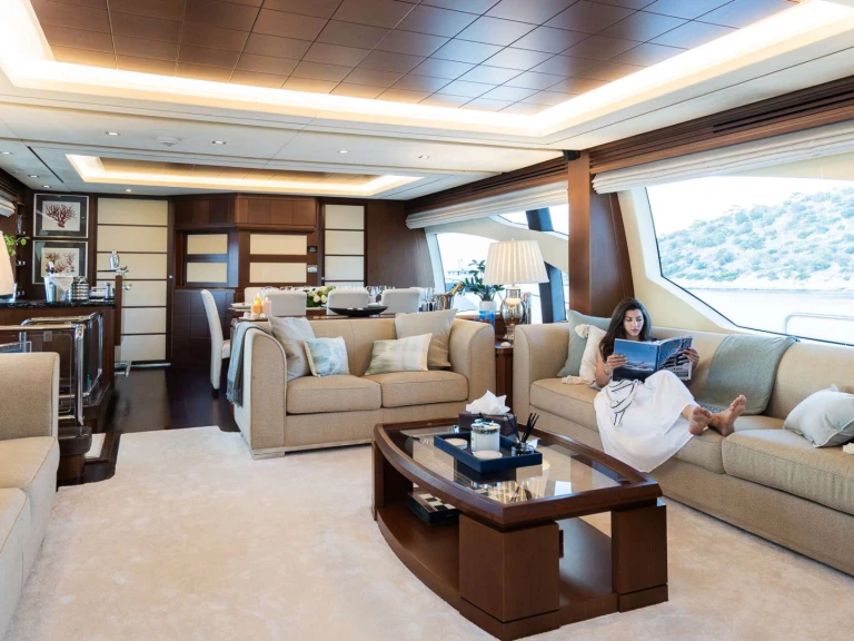 Luxury Yacht rental in Athens - Azimut Koukles