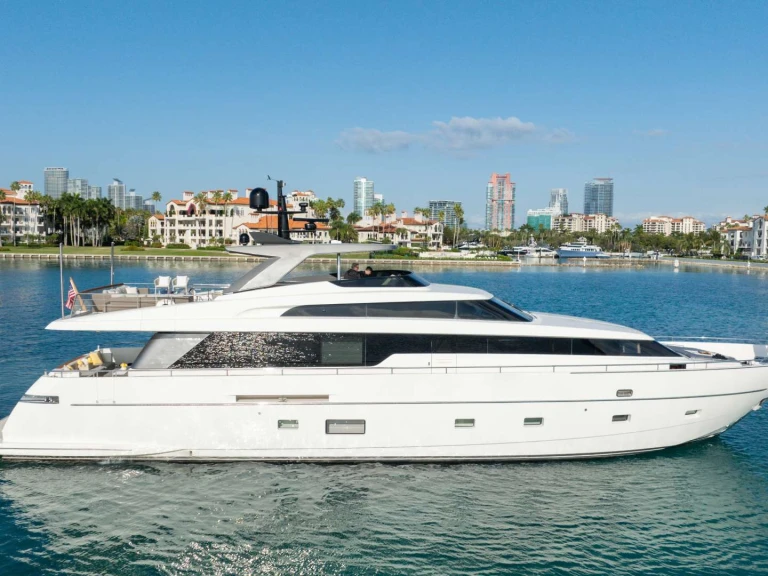 San Lorenzo Astonish in Miami Beach on SamBoat