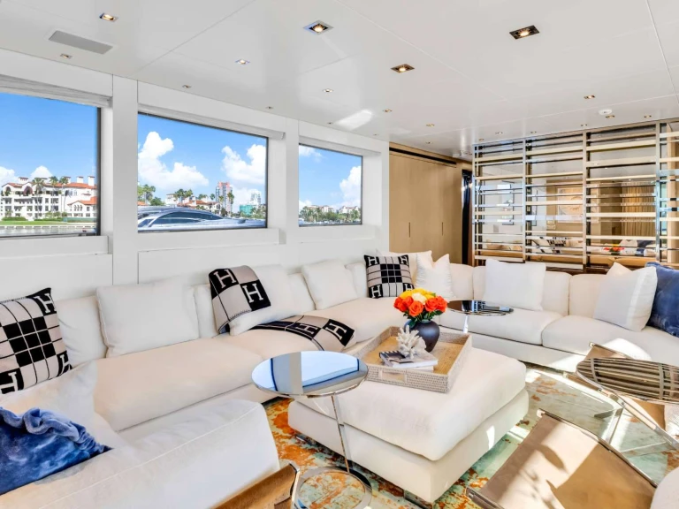Yacht charter Miami Beach cheap Astonish