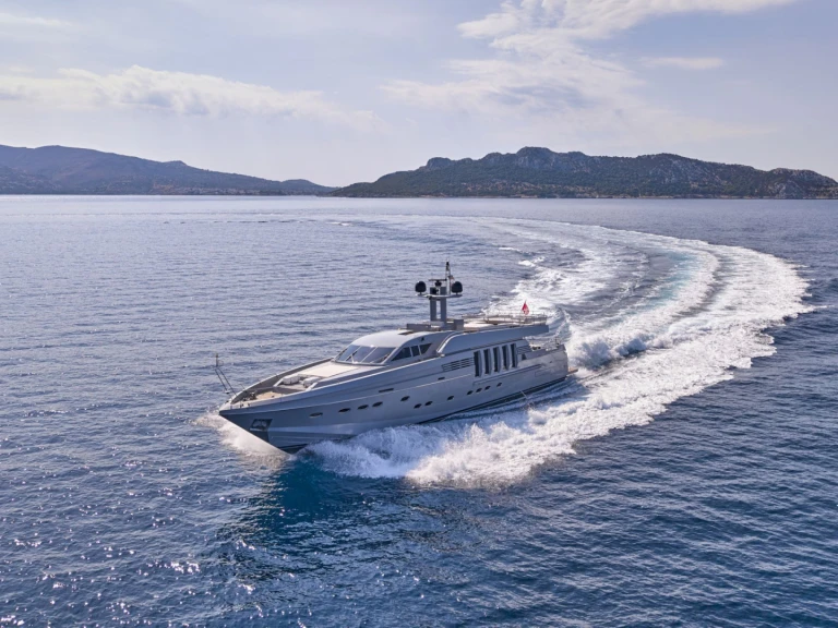 Luxury Yacht rental with or without captain Cantieri Nav Athens