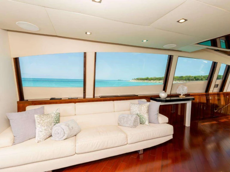 Yacht charter Nassau cheap NEW LIFE