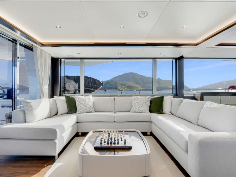 Luxury Yacht rental in Saint Kitts and Nevis - Sunseeker ACCIDENTAL SUCCESS II