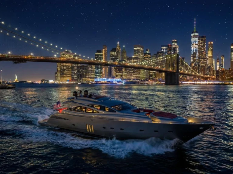 Luxury Yacht for rent New York (City) at the best price