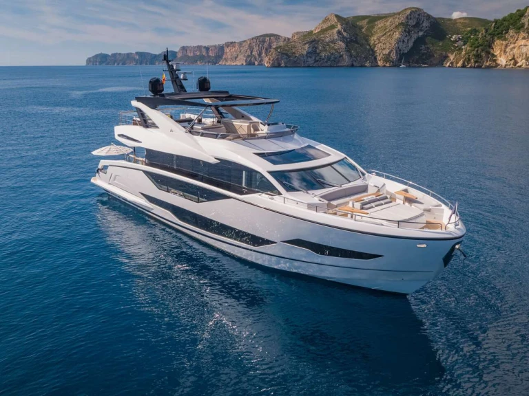 Sunseeker 1 LORENA in Bahamas on SamBoat