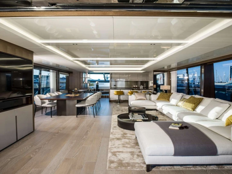 Yacht charter Bahamas cheap 1 LORENA