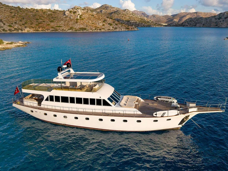 Yacht charter Göcek cheap Caneren