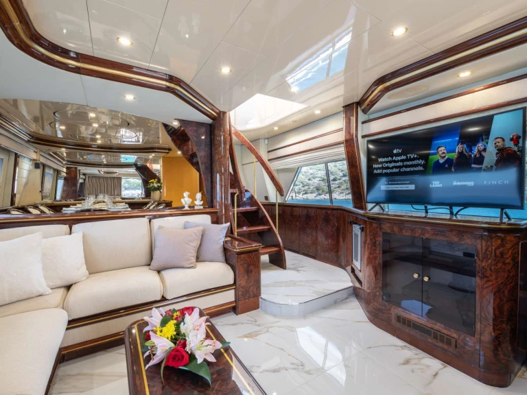 Bareboat Rental Luxury Yacht Alfamarine with a boat licence