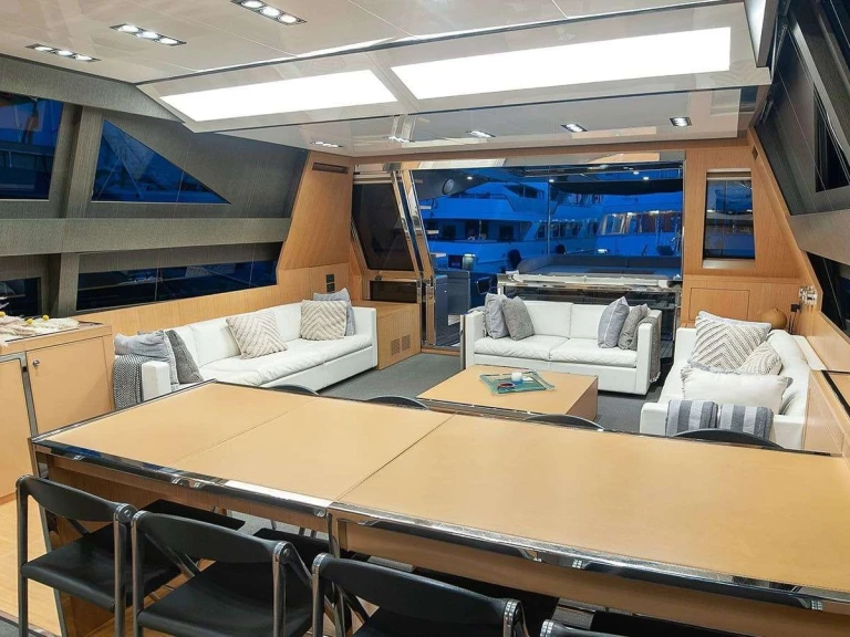 Luxury Yacht rental in Athens - Riva WHATEVER