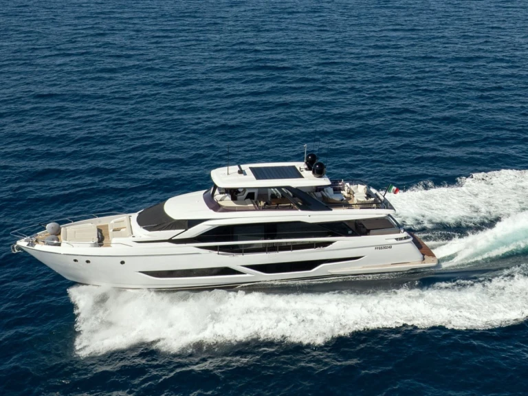Luxury Yacht for rent Castellammare di Stabia at the best price