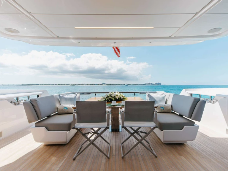 Luxury Yacht rental with or without captain Ferretti Nassau