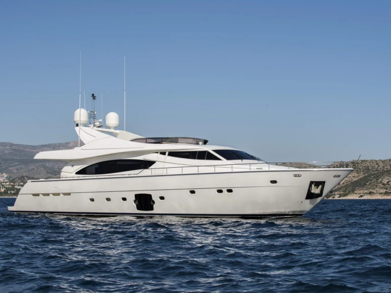 Ferretti DAY OFF in Piraeus on SamBoat