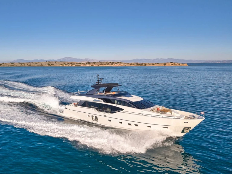 Bareboat Rental Luxury Yacht San Lorenzo with a boat licence